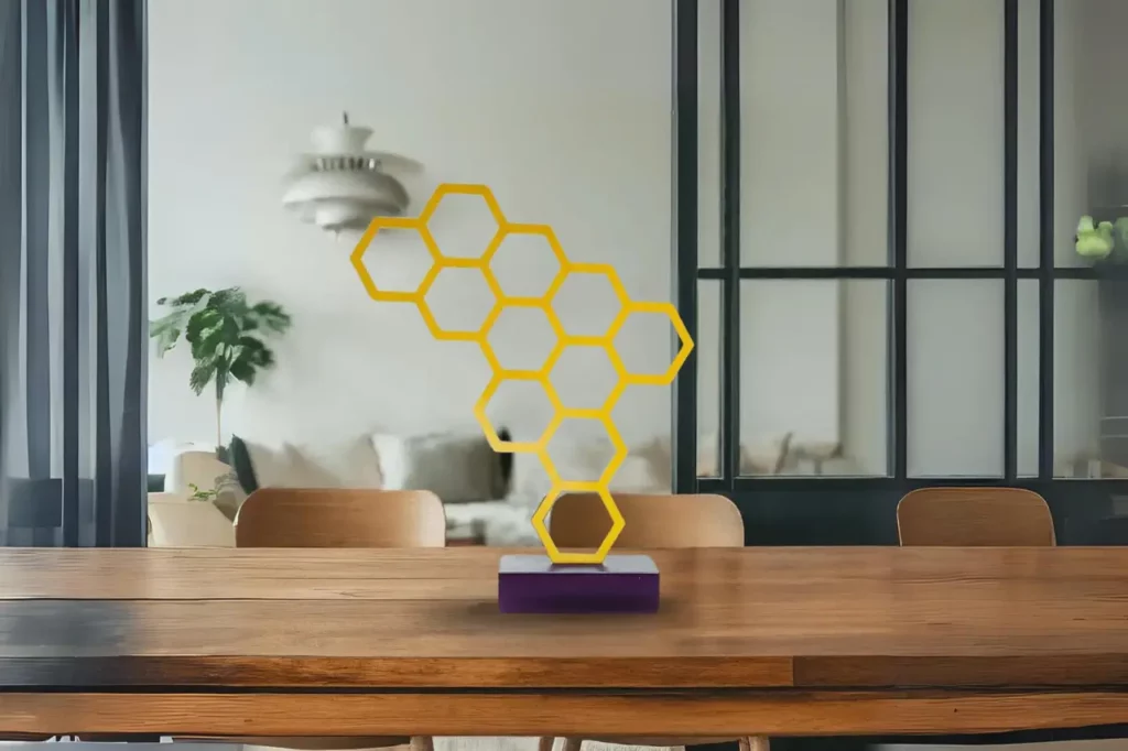 Metalen sculptuur 'Golden Honey